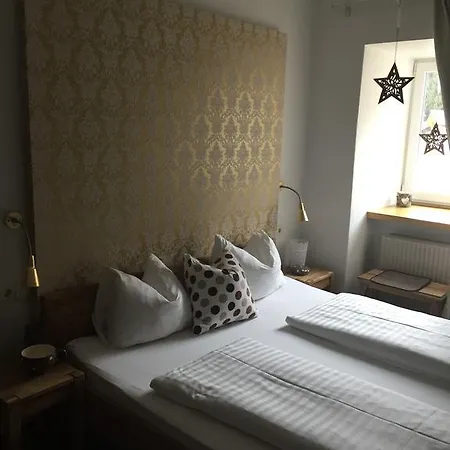 בית הארחה Landgasthof Lenzer סטראסן